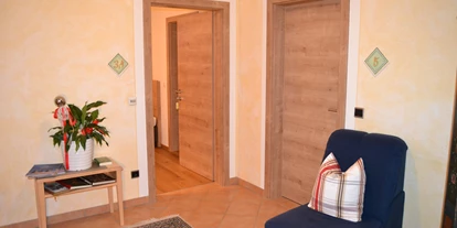 Pensionen - Parkplatz: kostenlos bei der Pension - Hallstatt - Vorhaus Gästehaus Elisabeth in Radstadt - Frühstückspension Gästehaus Elisabeth