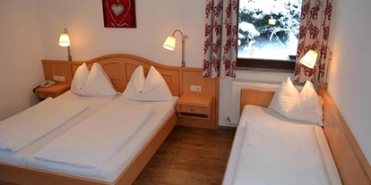 Pensionen - Parkplatz: kostenlos bei der Pension - Hallstatt - Frühstückspension Gästehaus Elisabeth