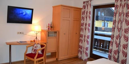 Pensionen - Parkplatz: kostenlos bei der Pension - Hallstatt - Frühstückspension Gästehaus Elisabeth