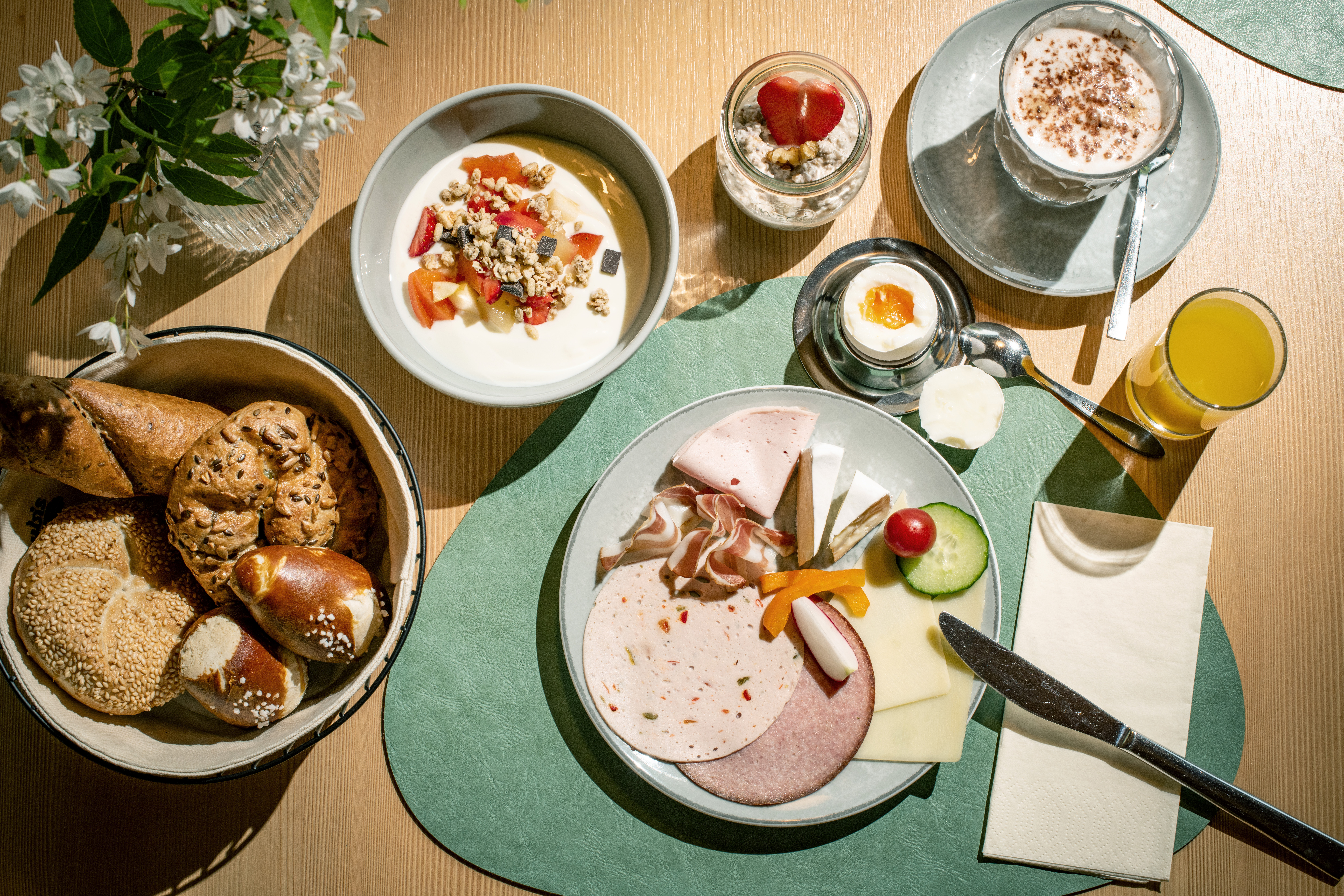Pensionen - Balkon - Fügen - Frühstück - Gasthof - Pension Schneerose