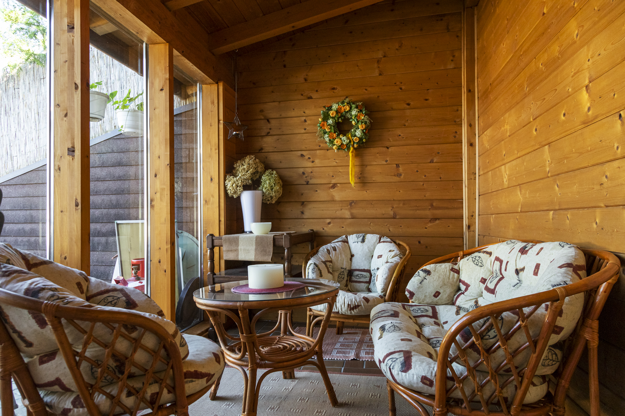 Frühstückspension: Wintergarten mit Sitzecke - Landhaus Gasser