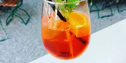 Pensionen - Garten - Vorarlberg - enjoy a Summerdrink - Landgasthof Hirschen Hohenems