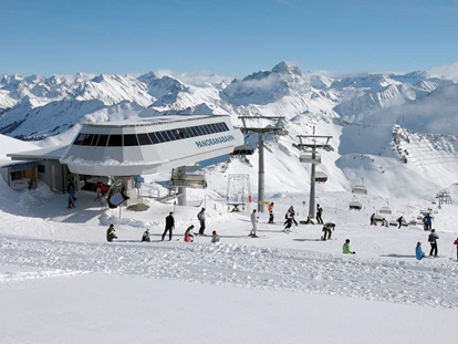 Pensionen - Balkon - Oberstdorf - Wir liegen zentral zu 3 attraktiven Schigebieten -  Diedamskopf (1 km), Mellau-Damüls (9 km) und Schröcken-Warth 13 km) 3 Täler Schipass! - Wohlfühlhaus Evelin