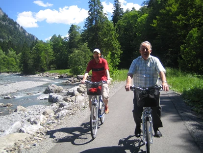 Pensionen - Balkon - Oberstdorf - Gepflegtes und großes Radfahrwegenetz - fernab vom Straßenverkehr - Wohlfühlhaus Evelin