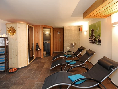 Pensionen - Balkon - Oberstdorf - Unsere kleine, aber feine WellnessOase mit finnischer Sauna und Infrarotkabine, Bio-Sanarium, Schwallduschen, Ruheraum mit schöner Musik (Bademäntel inkl.) - Wohlfühlhaus Evelin