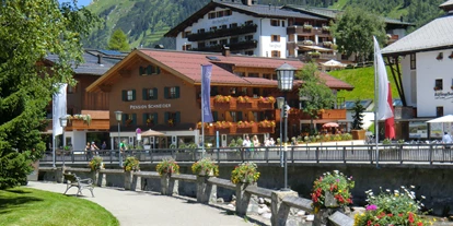 Pensionen - Parkplatz: kostenlos bei der Pension - St. Anton am Arlberg - Haus Schneider