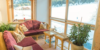 Pensionen - Garten - St. Gallenkirch - Der Wintergarten lädt zu Lesestunden ein - Pension Daniel