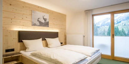 Pensionen - Parkplatz: kostenlos bei der Pension - St. Anton am Arlberg - Doppelzimmer - Gästehaus Tannegg