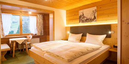 Pensionen - Parkplatz: kostenlos bei der Pension - St. Anton am Arlberg - Doppelzimmer - Gästehaus Tannegg