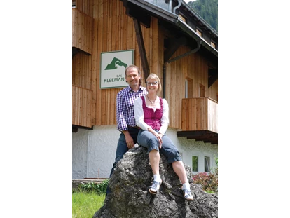 Pensionen - Parkplatz: kostenlos bei der Pension - St. Anton am Arlberg - Ihre Gastgeber Dagmar und Jochen Kleemann - DAS KLEEMANNs