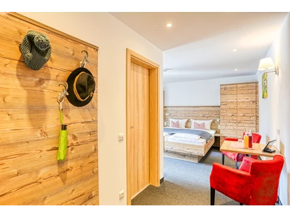Pensionen - Parkplatz: kostenlos bei der Pension - St. Anton am Arlberg - Zimmer Gipfelblick - DAS KLEEMANNs