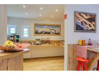 Pensionen - Parkplatz: kostenlos bei der Pension - St. Anton am Arlberg - Teil des Frühstücksbuffets - DAS KLEEMANNs