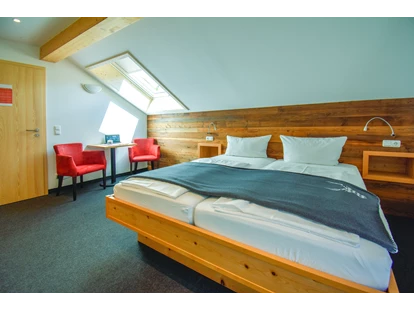 Pensionen - Parkplatz: kostenlos bei der Pension - St. Anton am Arlberg - Beispiel Zimmer Almblick - DAS KLEEMANNs