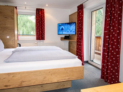 Pensionen - Parkplatz: kostenlos bei der Pension - St. Anton am Arlberg - Zimmer Kategorie Talblick - DAS KLEEMANNs