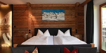 Pensionen - Parkplatz: kostenlos bei der Pension - St. Anton am Arlberg - Ambiente DZ Deluxe Gipfeltraum SCHWARZ - Landhaus Bromm