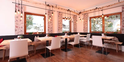 Pensionen - Parkplatz: kostenlos bei der Pension - St. Anton am Arlberg - Neue Gästestube im alpinem Ambiente - Landhaus Bromm