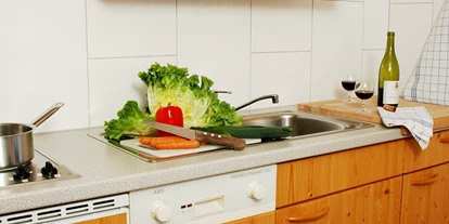 Pensionen - Garten - St. Gallenkirch - Wohnküche in der Ferienwohnung - Pension Faneskla