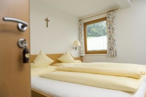 Pensionen - St. Anton am Arlberg - Standardzimmer - Cafe - Pension Zum Jäger