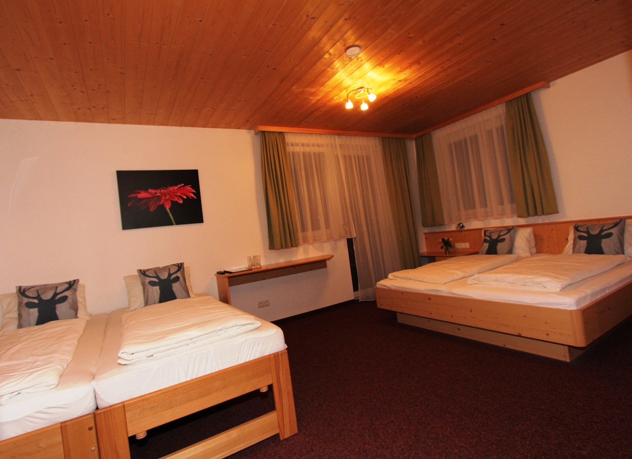 Haus Vilgrassa  Zimmerkategorien Vierbettzimmer