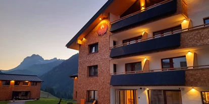 Pensionen - Parkplatz: kostenlos bei der Pension - St. Anton am Arlberg - Unser Alpin im Sommer - Alpin - Studios & Suites