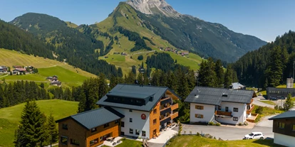 Pensionen - Parkplatz: kostenlos bei der Pension - St. Anton am Arlberg - Außenansicht Alpin - Studios & Suites - Alpin - Studios & Suites