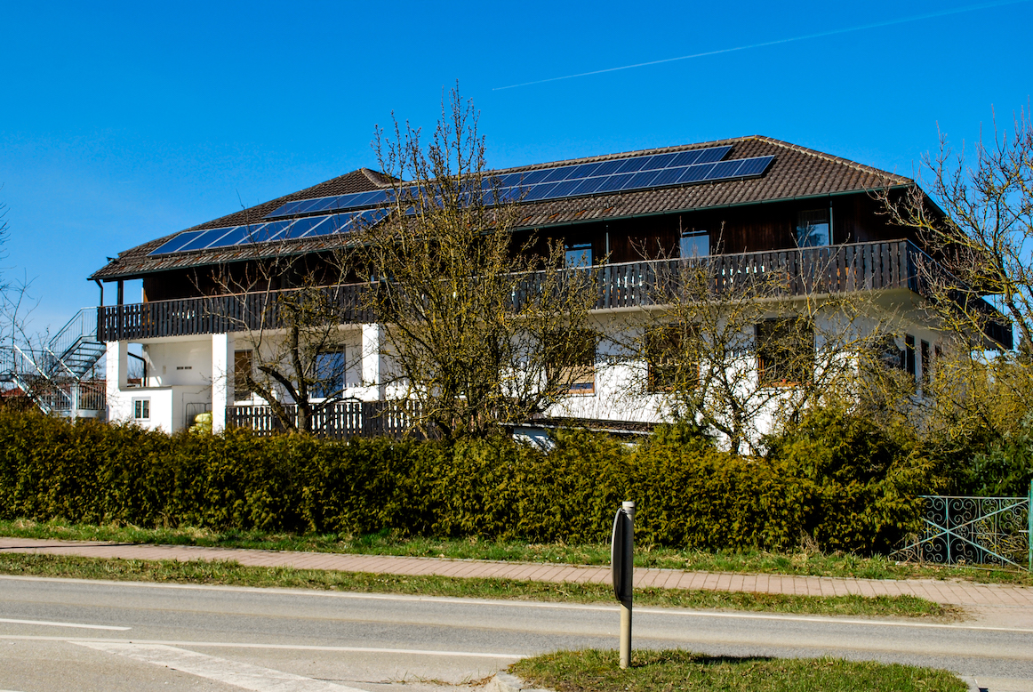 Frühstückspension: Gebäude Aussenansicht - ARAMA Monteurzimmer