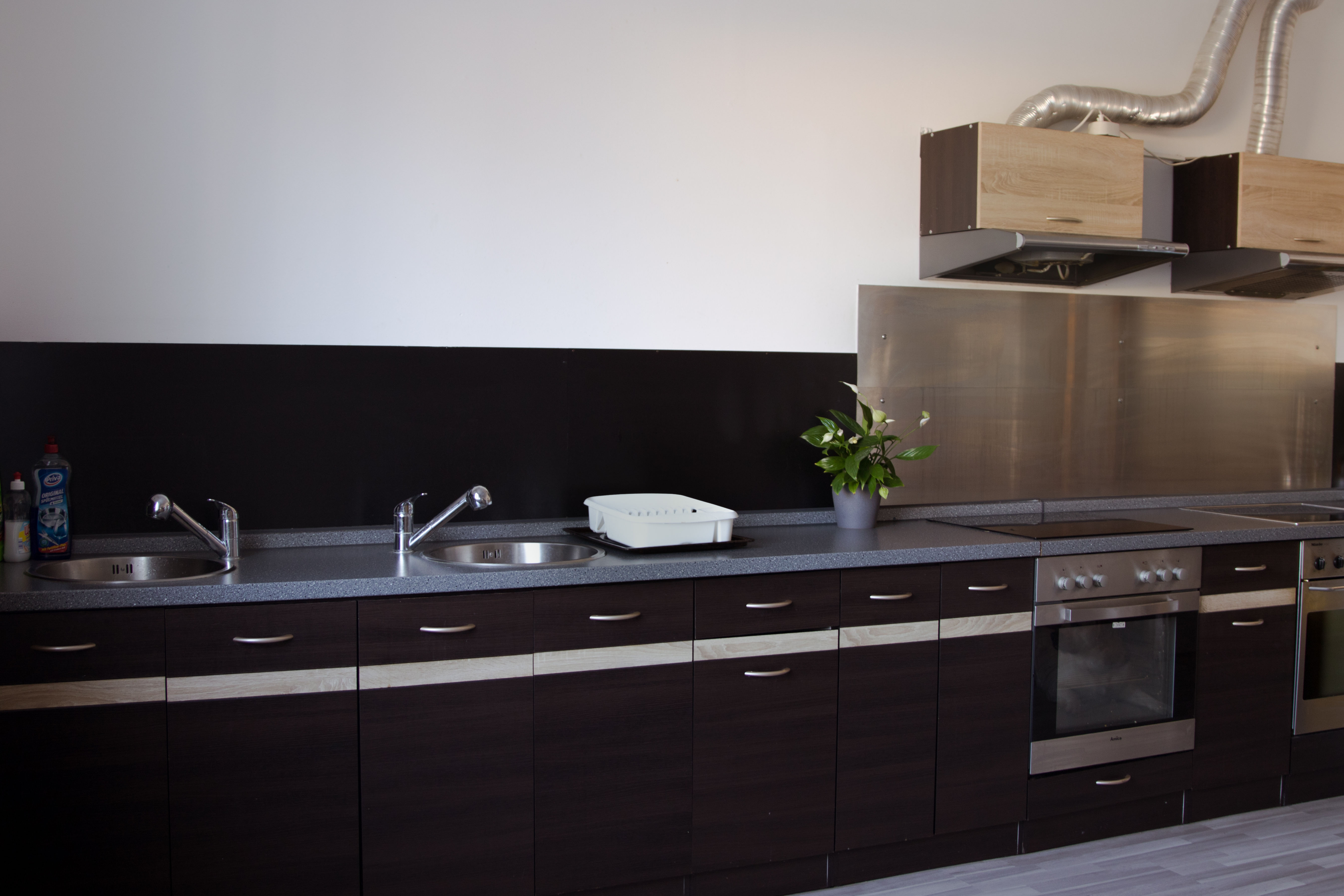 Frühstückspension: Gemeinschaftsküche - ARAMA Monteurzimmer