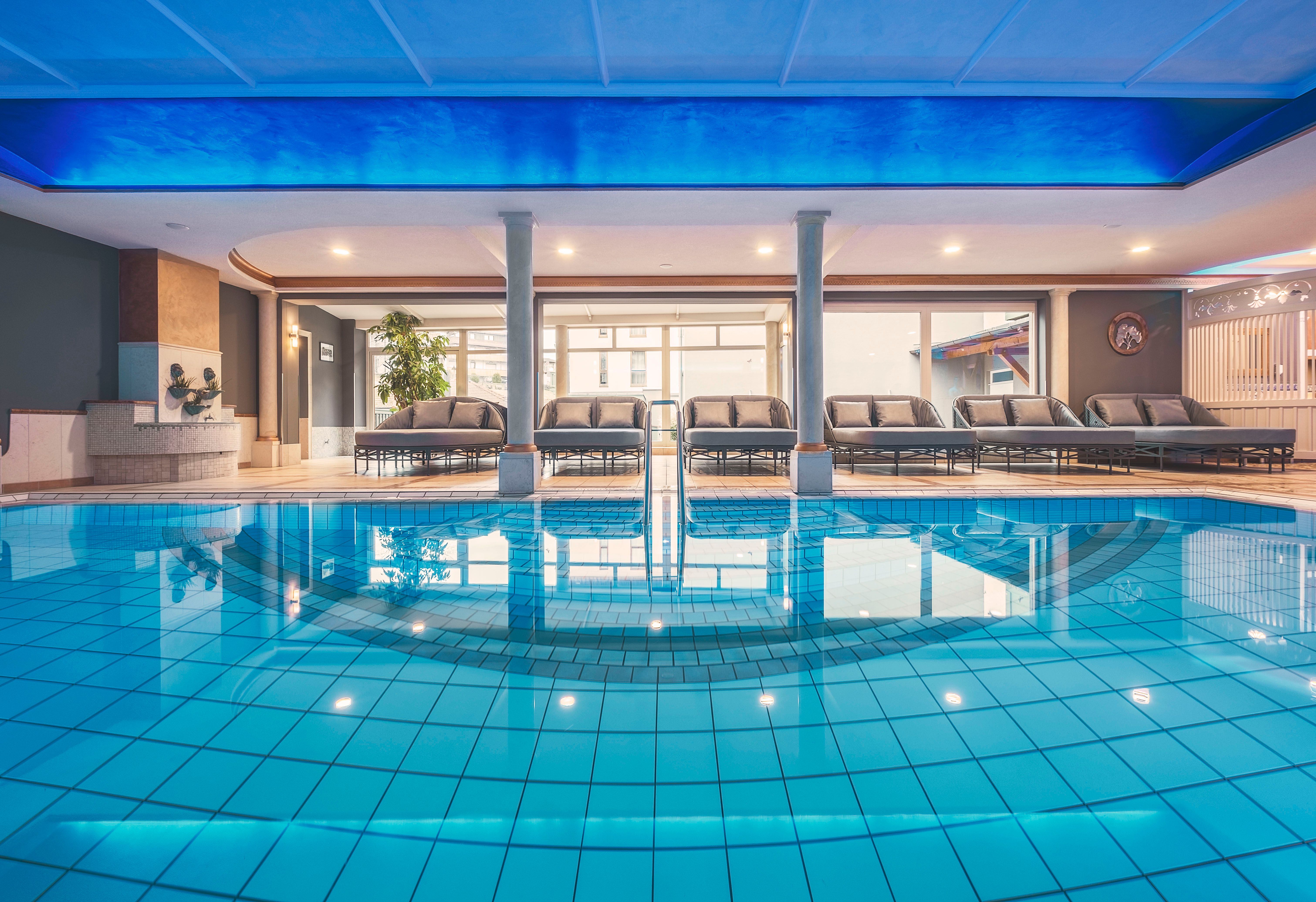 Frühstückspension: Innenpool - Ferienwohnungen "Zum Kramerwirt"