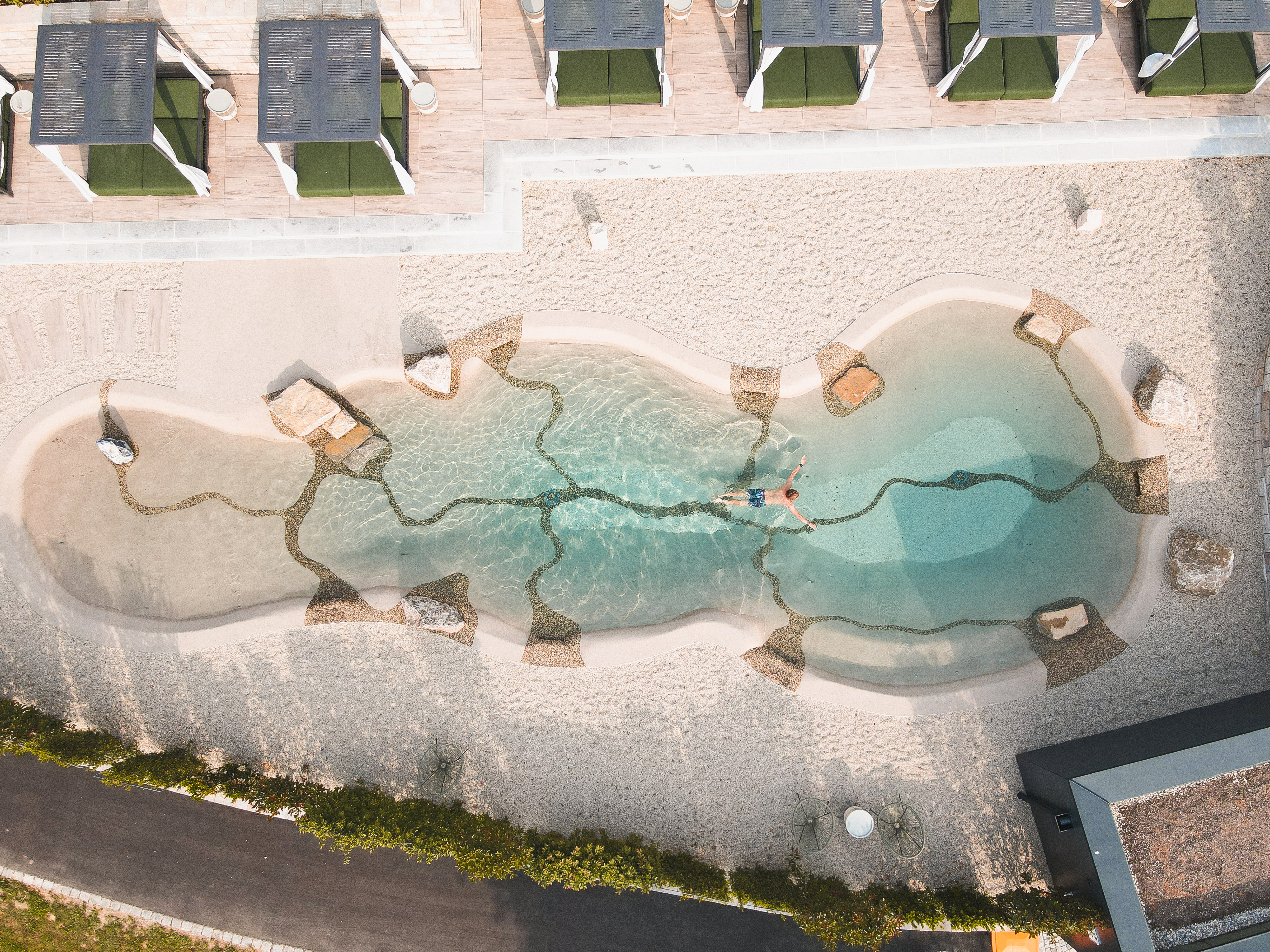 Frühstückspension: Lagunenpool - Ferienwohnungen "Zum Kramerwirt"