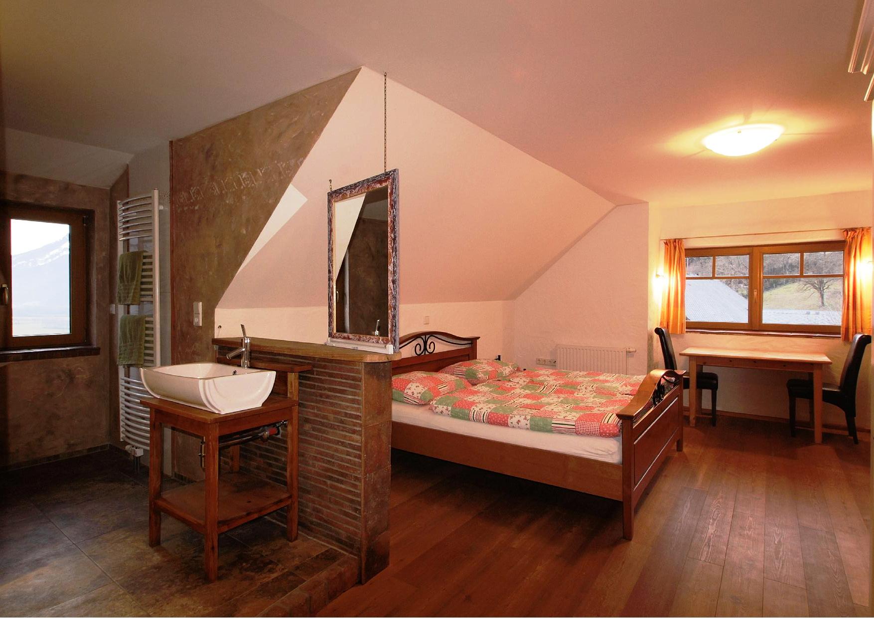 Frühstückspension: Zimmer mit Blick zum Hof - Ortnerhof Ennstal