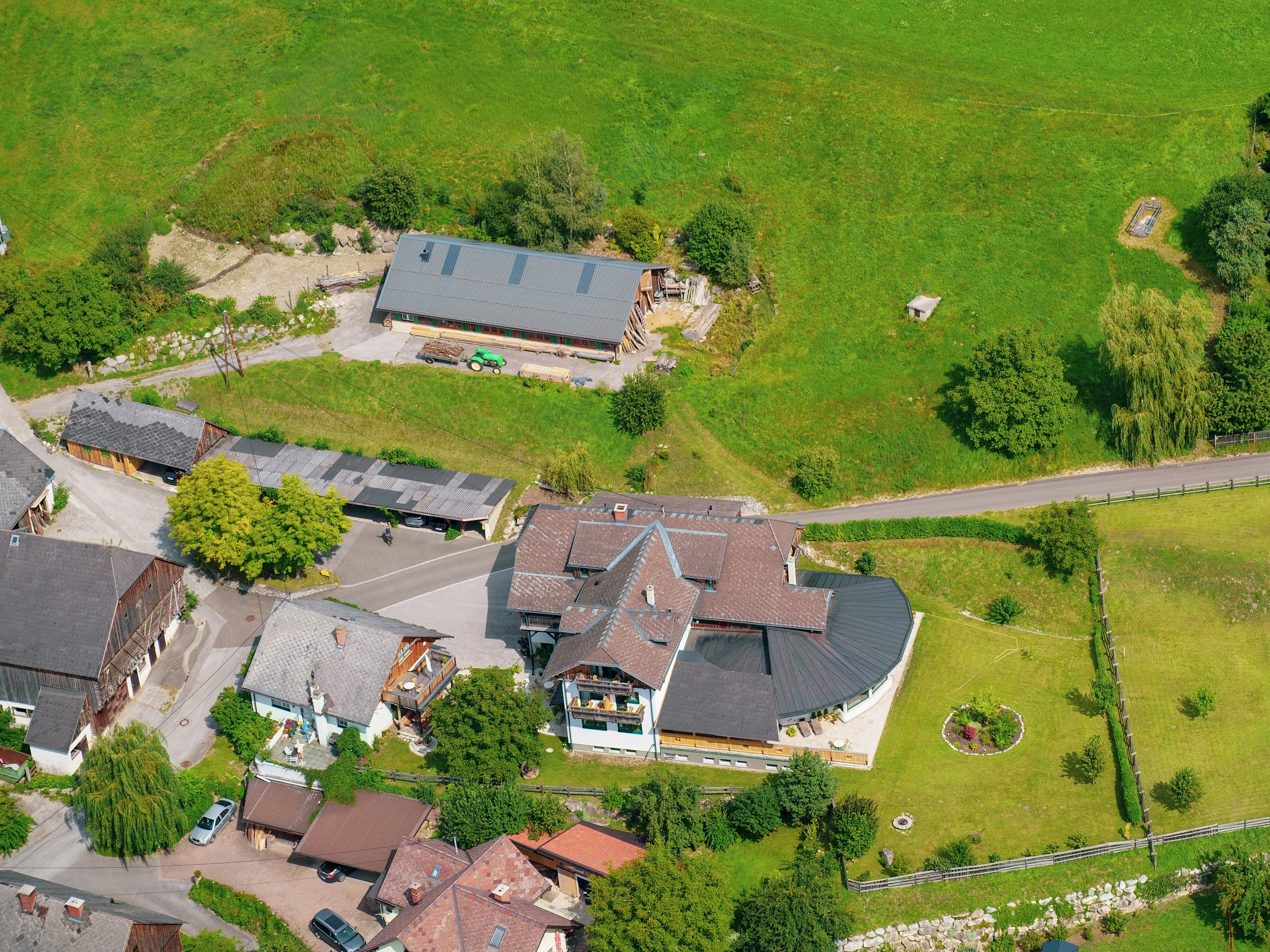 Frühstückspension: Luftaufnahme - Ortnerhof Ennstal