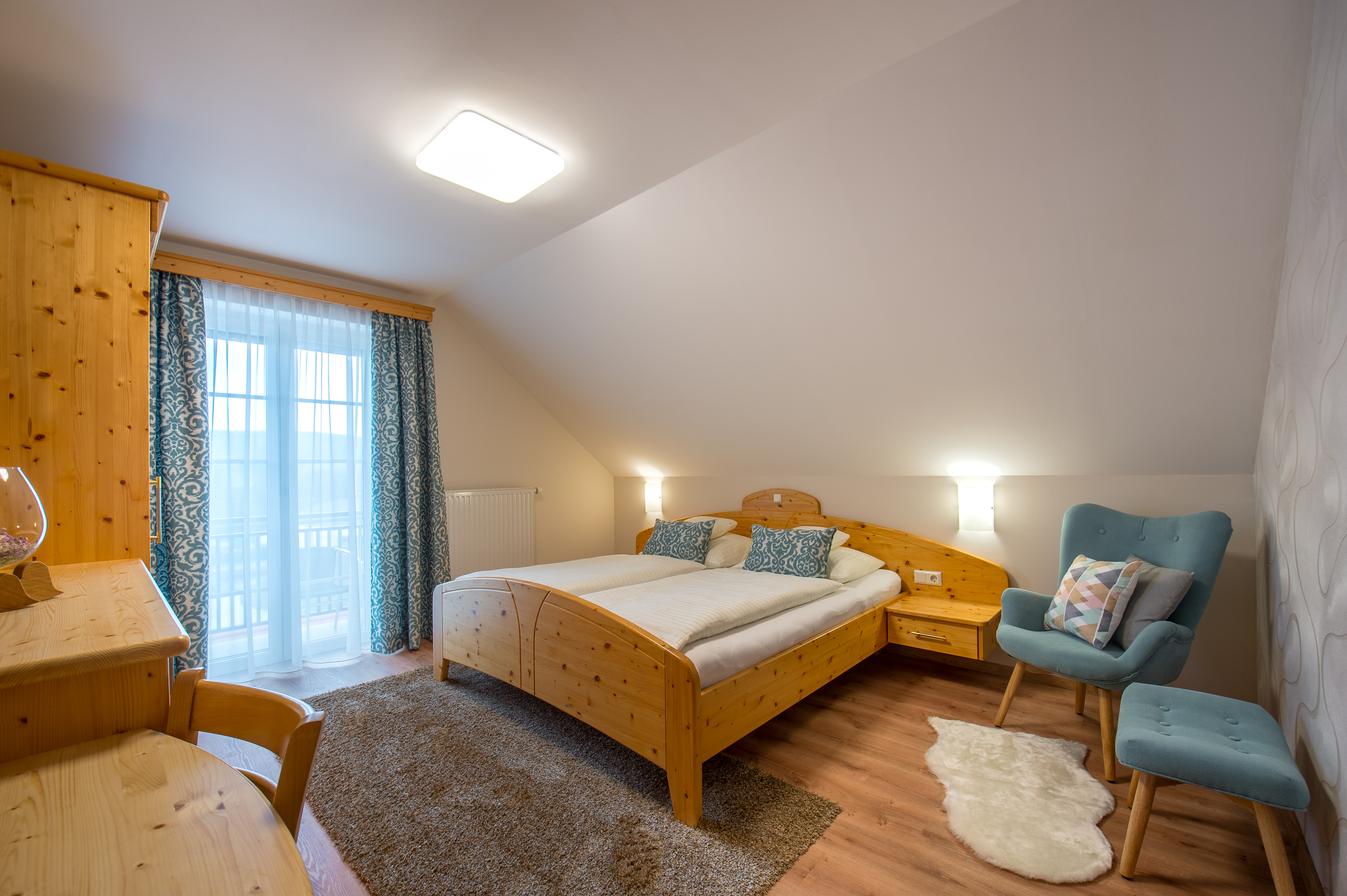 Pensionen - Parkplatz: kostenlos bei der Pension - Bad Waltersdorf - Das Romantikzimmer lädt zum träumen ein. - Pension Glatz-Haus Siegesbrunn