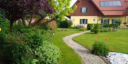 Pensionen - Parkplatz: kostenlos bei der Pension - Großklein - Parkanlage - Fremdenzimmer und Restaurant Herberts Stubn