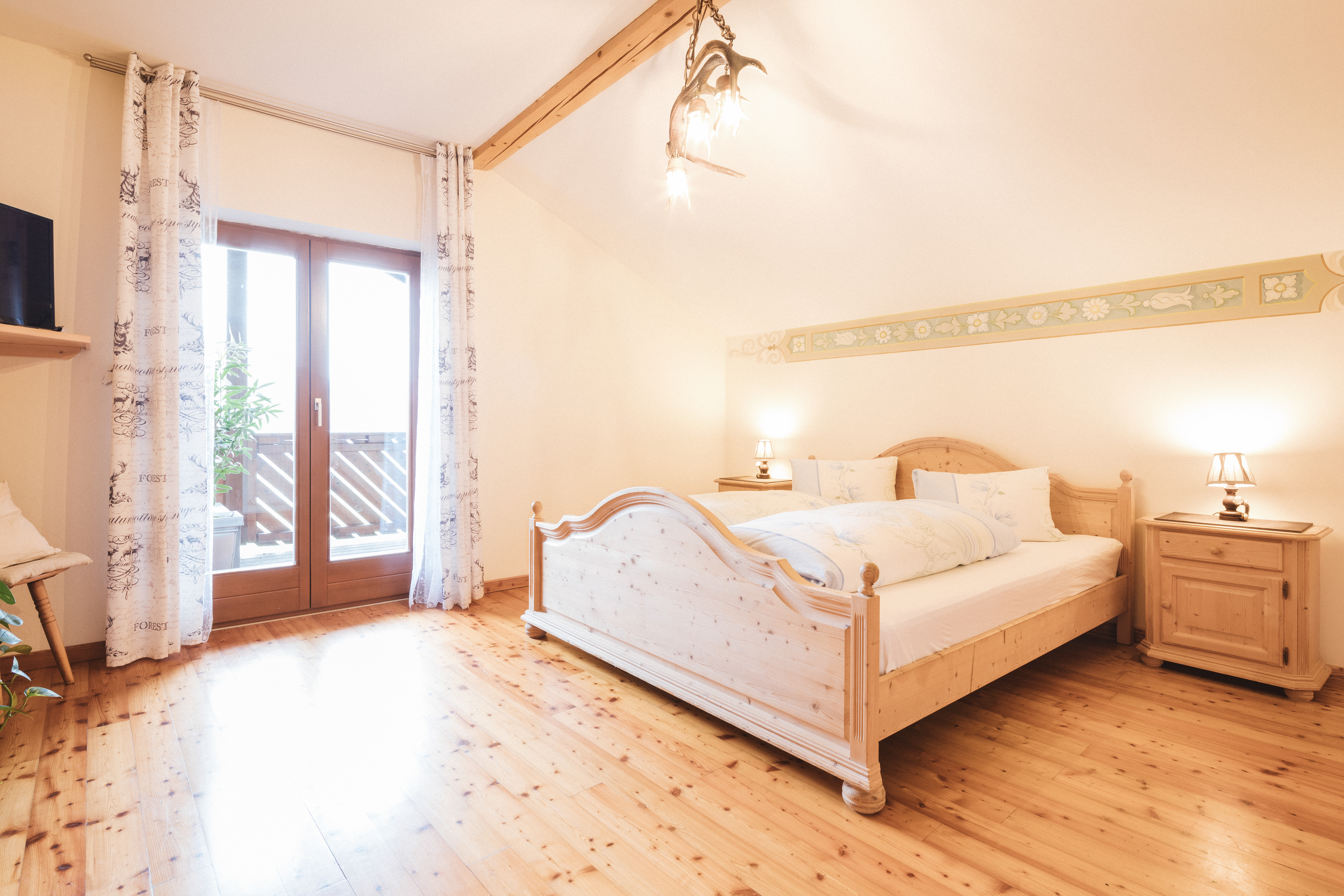 Weingut Wratschko-Merdonik Zimmerkategorien Standartzimmer mit Balkon