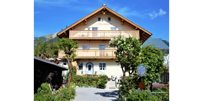 Pensionen - Parkplatz: kostenlos bei der Pension - Seefeld in Tirol - Haus Alpengruss in Seefeld inTirol im Sommer - Hannas ALPENGRUSS