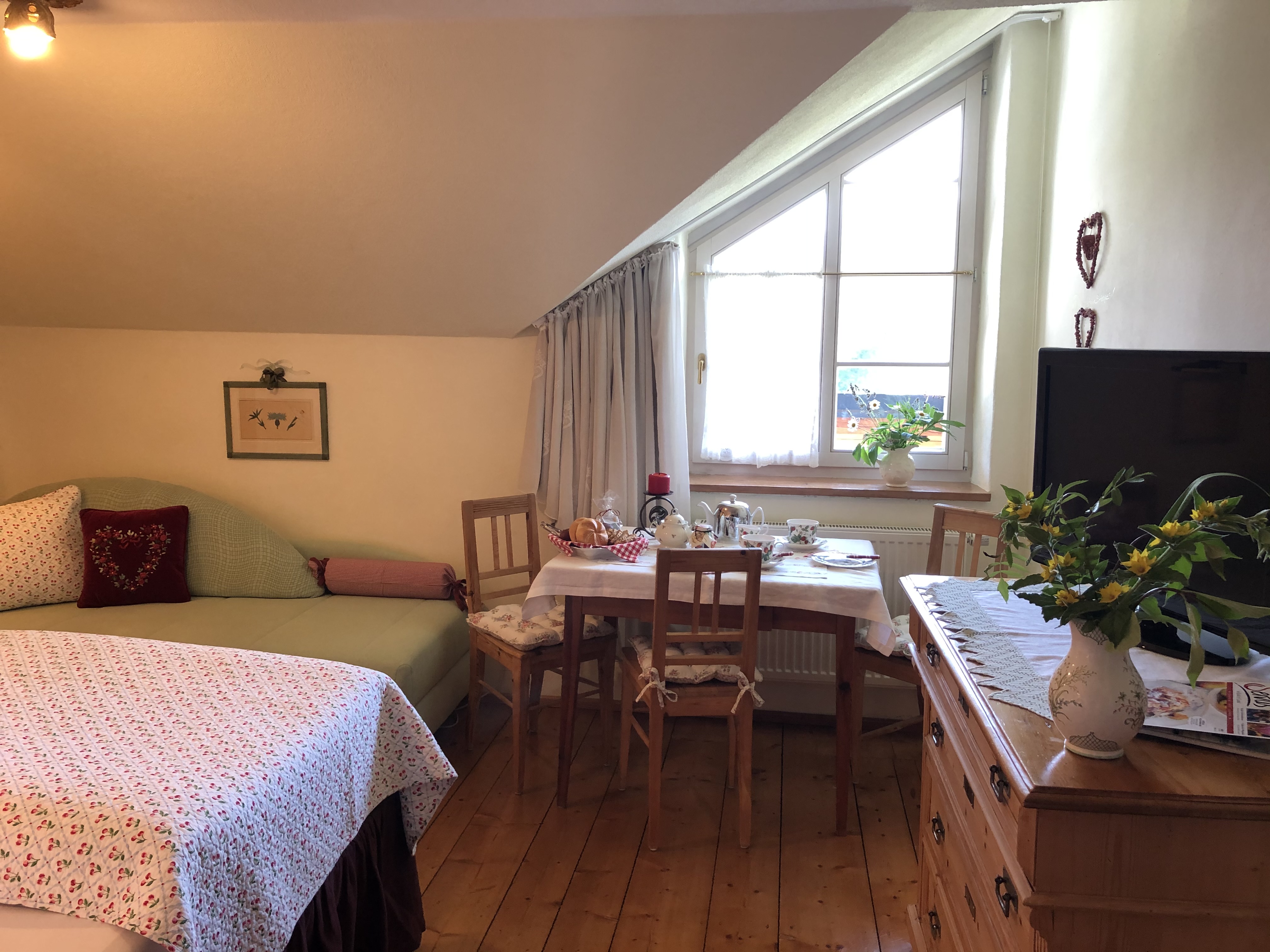 Frühstückspension: Apartment Poesie - Hannas ALPENGRUSS 