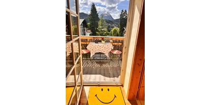 Pensionen - Parkplatz: kostenlos bei der Pension - Seefeld in Tirol - Aussicht vom Apartment Paradies - Hannas ALPENGRUSS