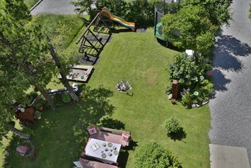 Frühstückspension: unser Garten - HAUS ALPENGRUSS 