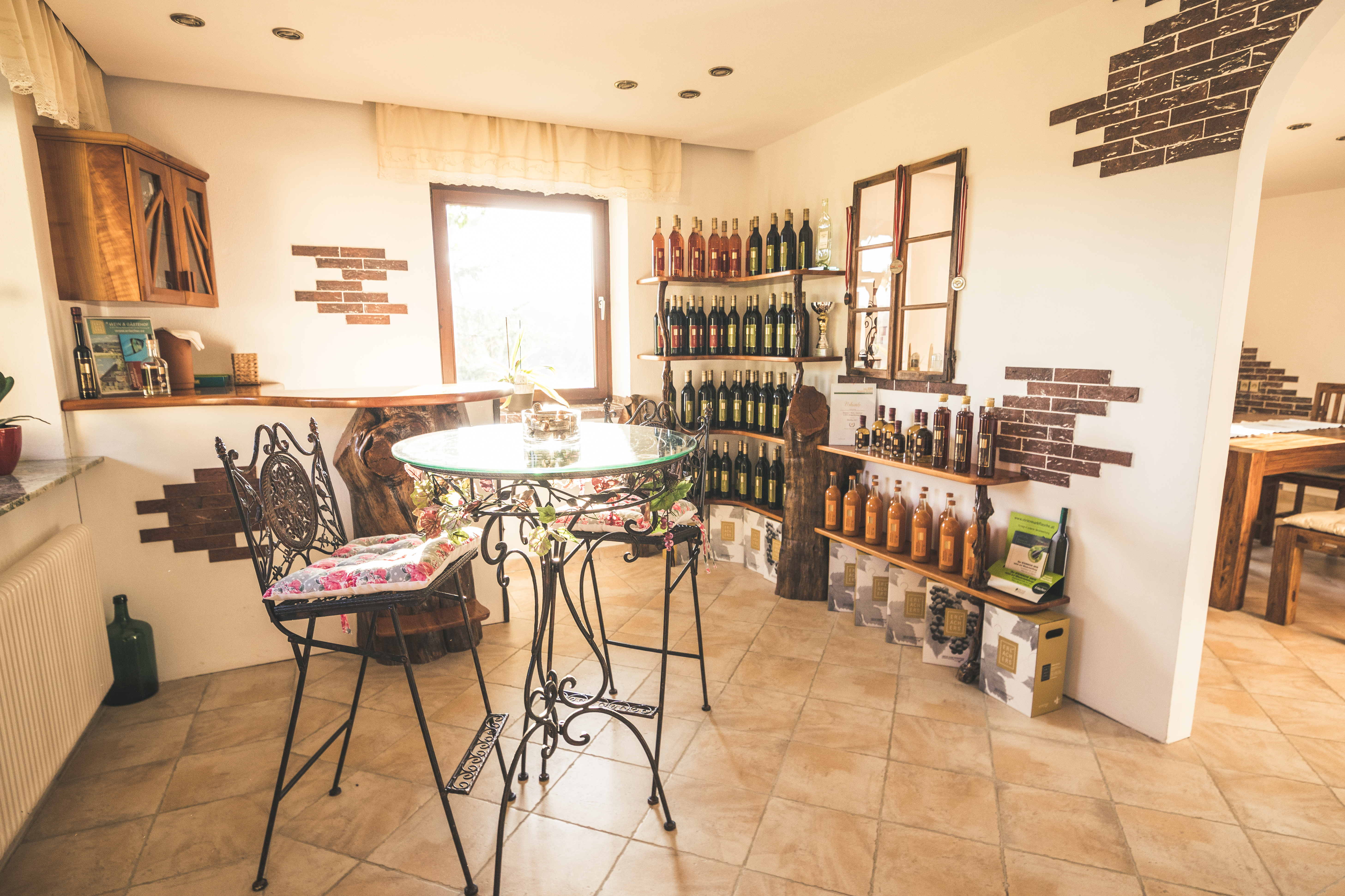 Pensionen - Parkplatz: kostenlos bei der Pension - Bad Waltersdorf - ERLACHER'S WEIN & GÄSTEHOF