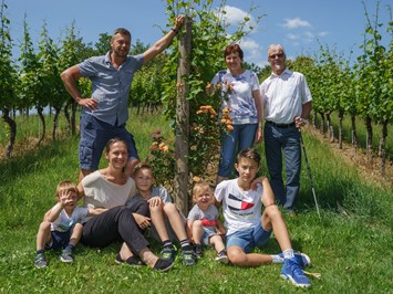Weinbauernhof Amtmann Unsere Mitarbeiter Die Familie