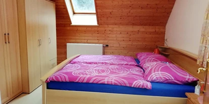 Pensionen - WLAN - Kapfenberg - Apartment "Panorama" 1. Schlafzimmer - Frühstückspension Hermine Fraiß