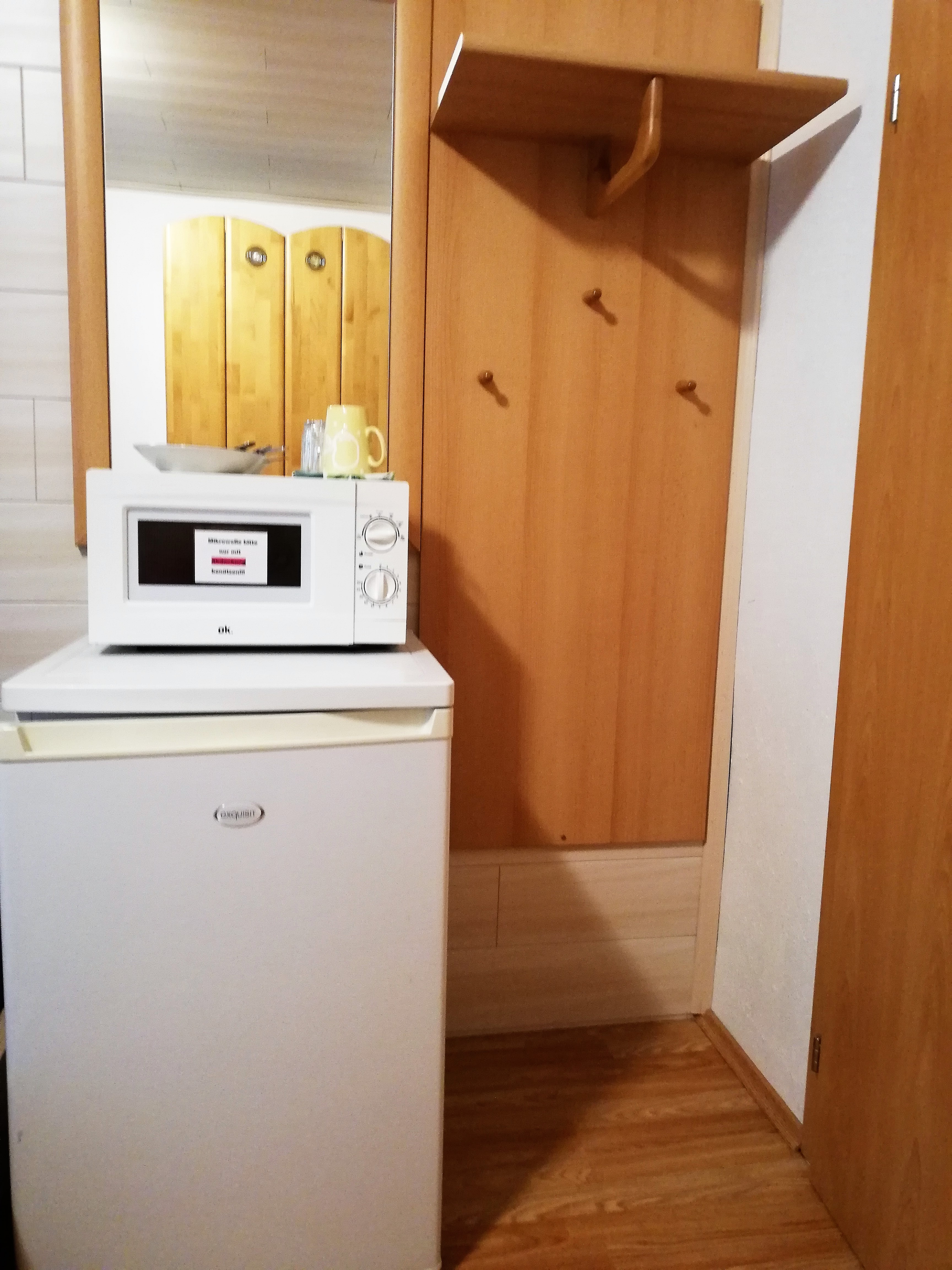 Frühstückspension: Kühlschrank und Mikrowelle im "Singlezimmer" - Frühstückspension Hermine Fraiß