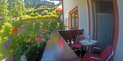 Pensionen - Parkplatz: kostenlos bei der Pension - Leogang - Balkon und Ausblick Zimmer Marlene - Zimmervermietung Babsy
