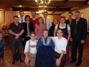 Alpengasthof Moser Unsere Mitarbeiter Familie mit Mitarbeiter