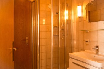 Frühstückspension: Badezimmer im ersten Stock. - Alpengasthof Moser