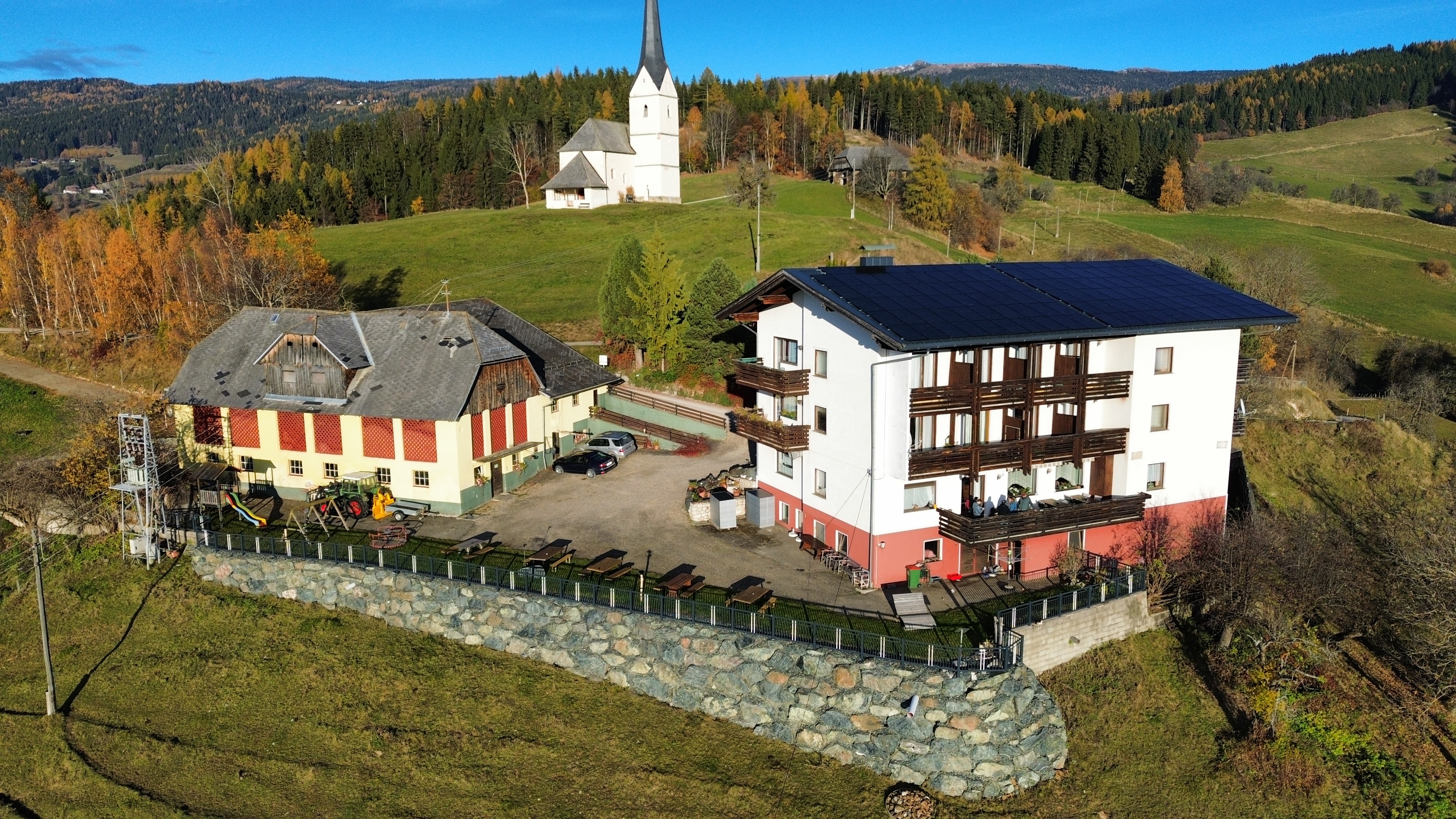 Frühstückspension: Ansicht von draußen. - Gasthof Gutmann 