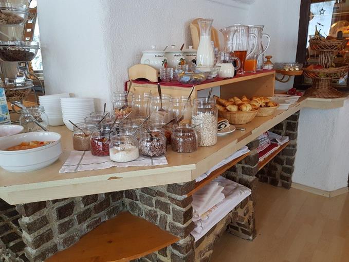 Pensionen - Parkplatz: kostenlos bei der Pension - Moos in Passeier - Landhaus Edelweiss