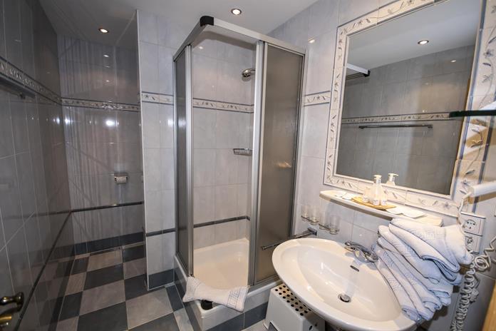 Pensionen - Parkplatz: kostenlos bei der Pension - Moos in Passeier - Landhaus Edelweiss