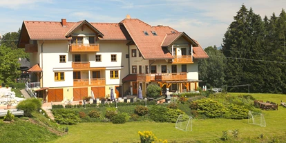 Pensionen - Parkplatz: kostenlos bei der Pension - Faakersee - Rund um das Haus - Gästehaus Karoline