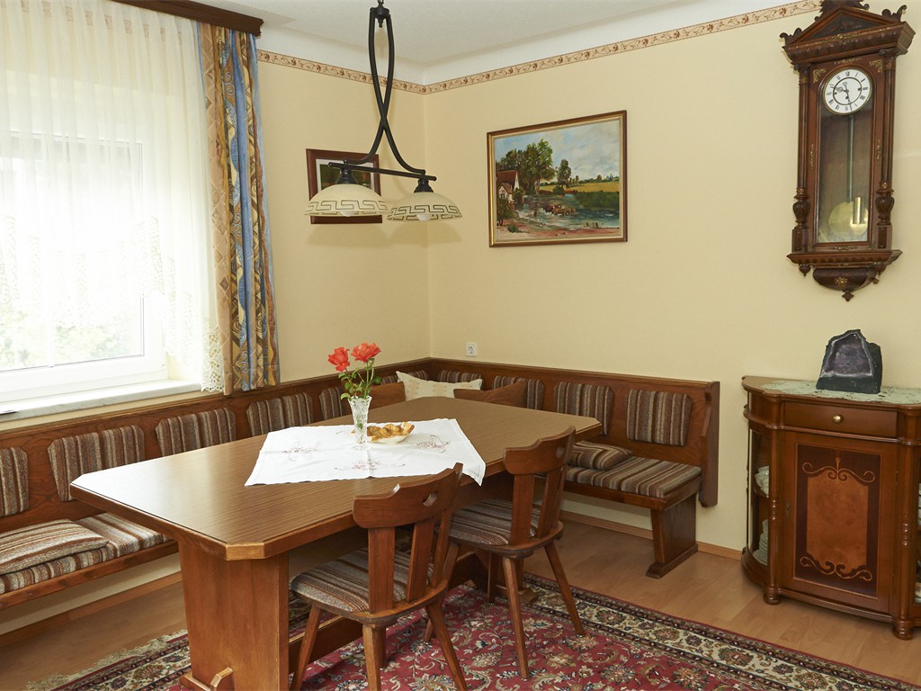 Frühstückspension: Wohnzimmer, mit Schlafsofa (Zusatzbett) - Ferienhaus Jantscher